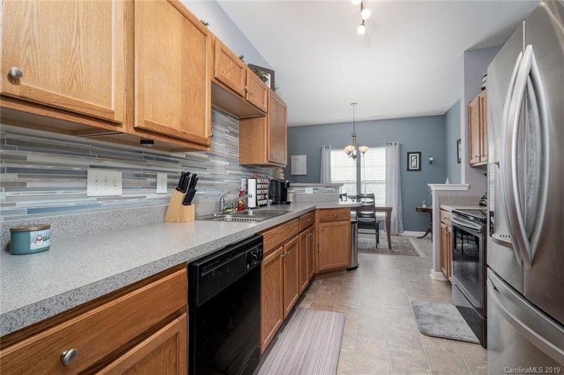 4653 Forestridge Commons Dr, Charlotte, NC 28269