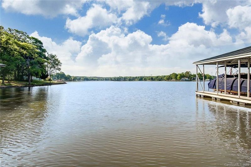 1975 Marthas Vineyard Rd, York, SC 29745