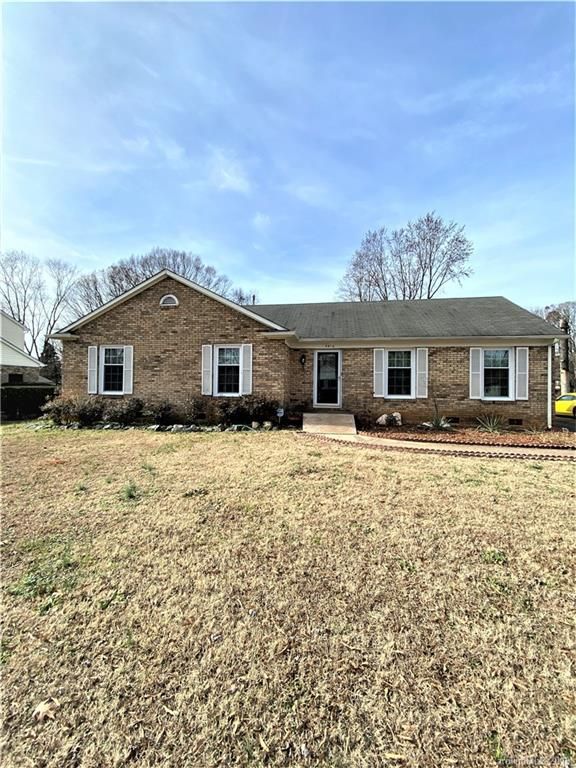 5810 Pepperhill Rd, Charlotte, NC 28212