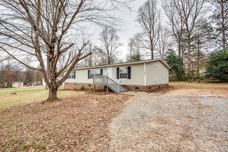 1174 Cheyenne Oaks Dr, Claremont, NC 28610
