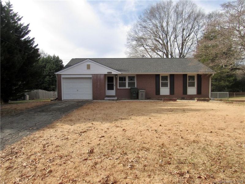 1501 Lynhurst Dr, Gastonia, NC 28054