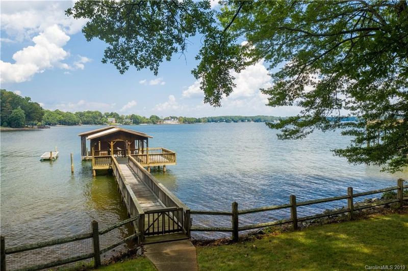 8003 Blue Water Ct, Denver, NC 28037