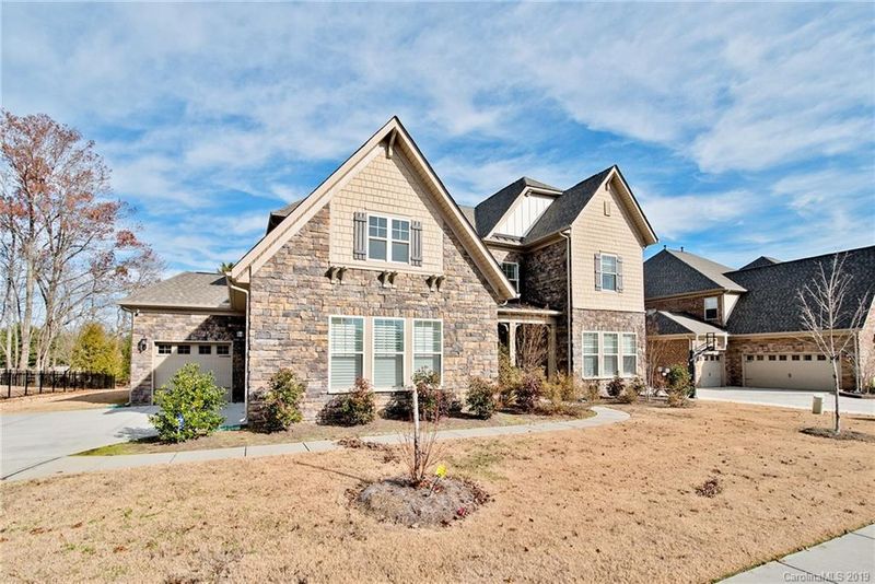 8352 Marigold Pl, Harrisburg, NC 28075
