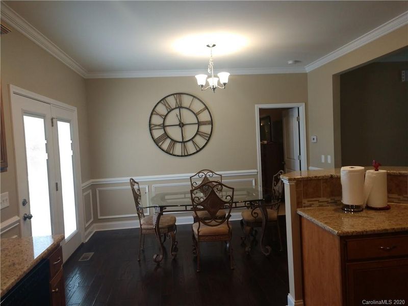 447 Chief Thomas Rd, Harmony, NC 28634