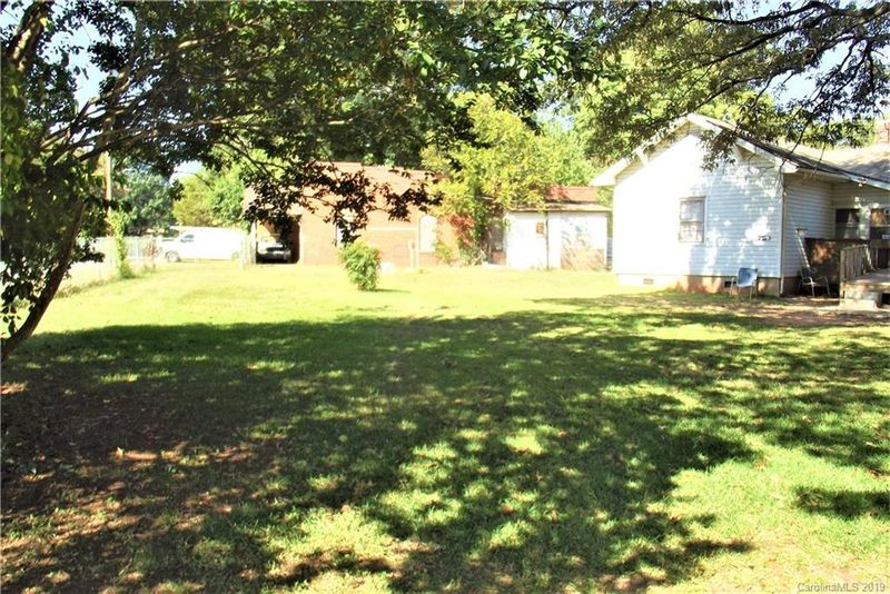 828 Rowan St, Charlotte, NC 28208