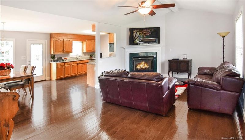 4511 Briarcreek Rd, Maiden, NC 286509157