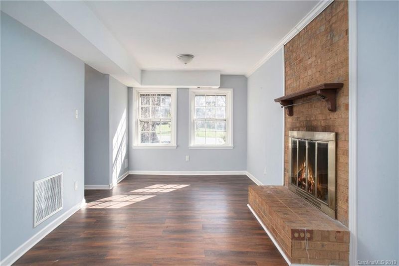 7016 Flintrock Rd, Charlotte, NC 28214