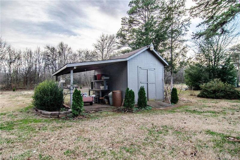 16820 Clear Creek Dr, Midland, NC 28107