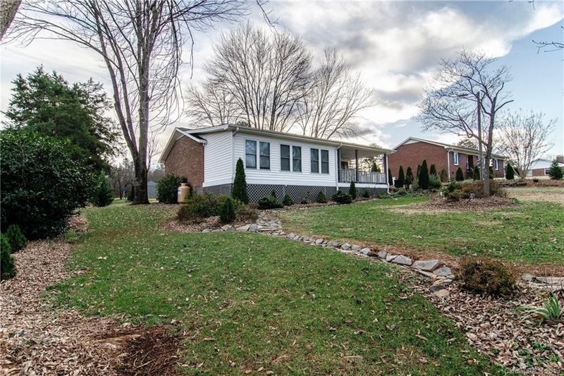16820 Clear Creek Dr, Midland, NC 28107
