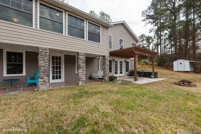 890 Beverly Hills Dr, Chester, SC 29706