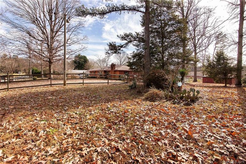 2700 Boulder Ln, Charlotte, NC 28269