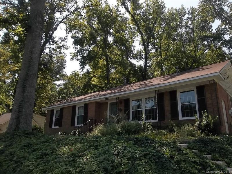 6518 Springfield Dr, Charlotte, NC 28212