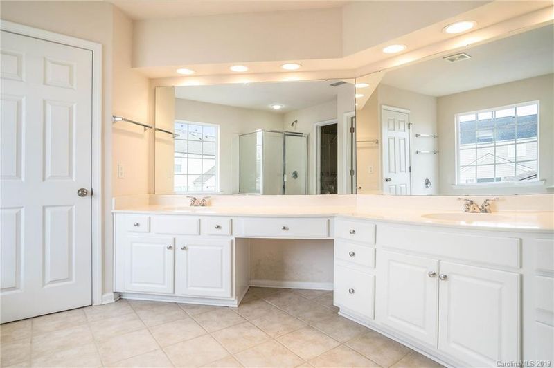 2427 Red Birch Dr, Charlotte, NC 28262