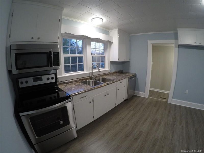 2462 23rd Street Dr NE, Hickory, NC 28601