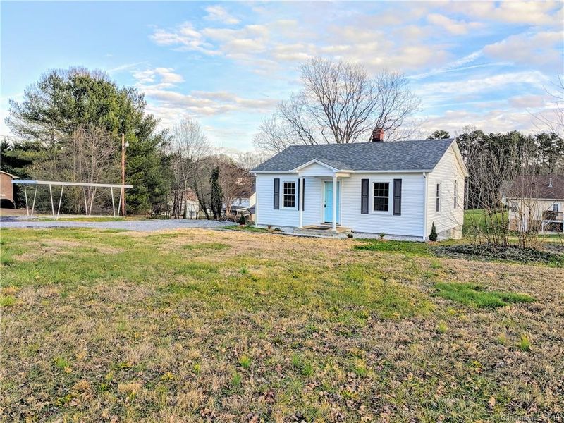 2462 23rd Street Dr NE, Hickory, NC 28601