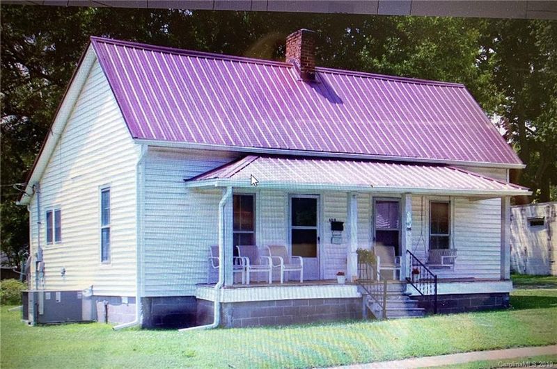 409 Gaston St, Dallas, NC 28034
