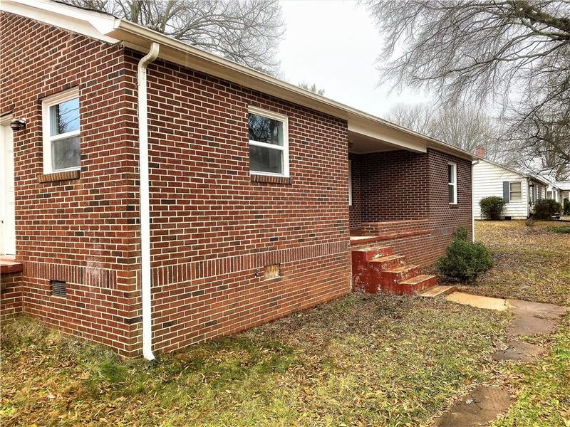 223 27th St W, Newton, NC 28658