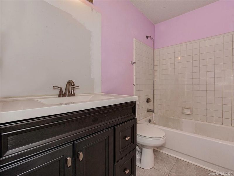 11119 Barnyard Ct, Matthews, NC 28105