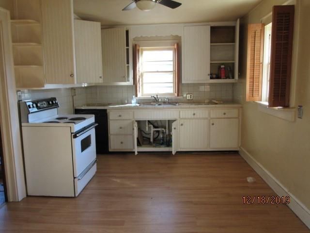 1514 3rd St NW, Hickory, NC 28601