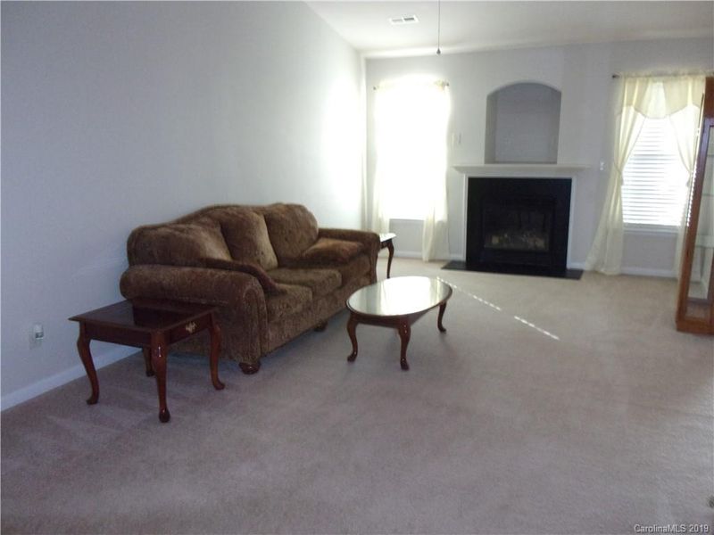 217 Woodbridge Cir, Mount Holly, NC 28120