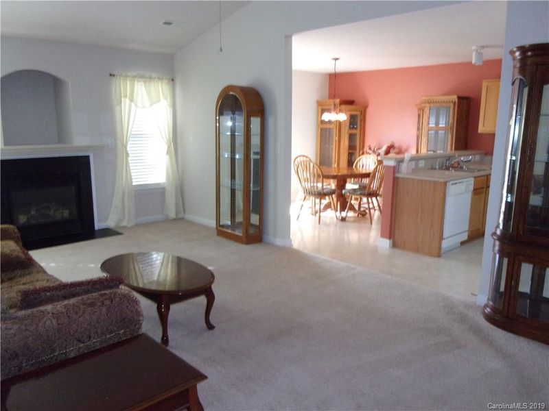 217 Woodbridge Cir, Mount Holly, NC 28120