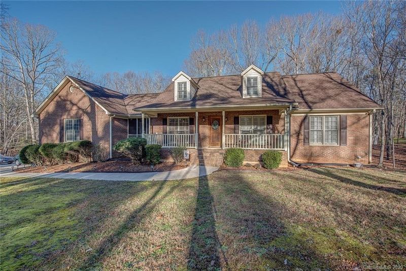 4613 King Crowder Dr, Gastonia, NC 28052