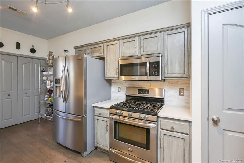 1503 Sylvia Ct, Charlotte, NC 28205