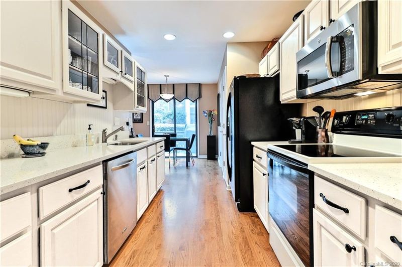 4905 Sanderson Ln, Charlotte, NC 28226
