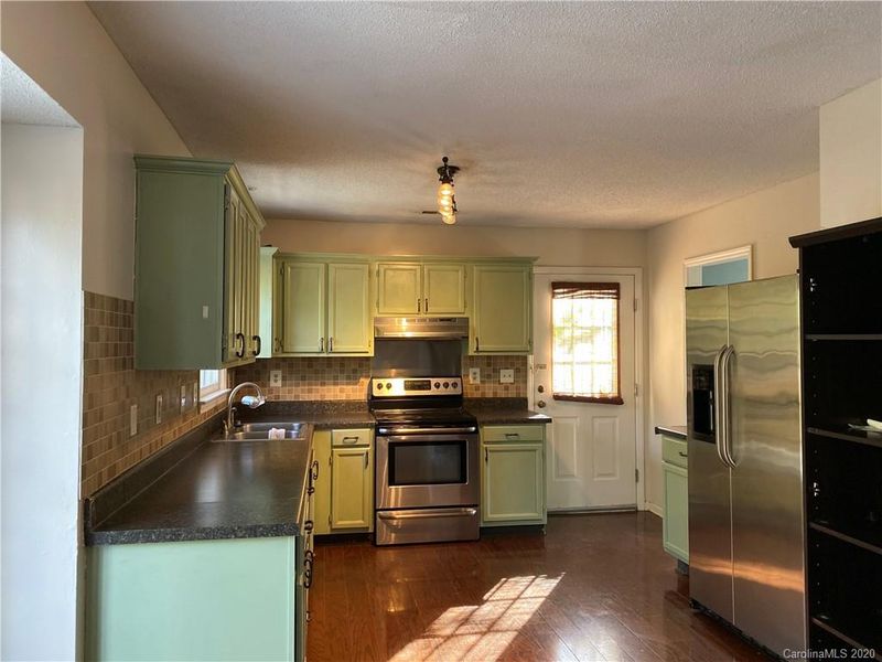 11025 Ballards Pond Ln, Matthews, NC 28105