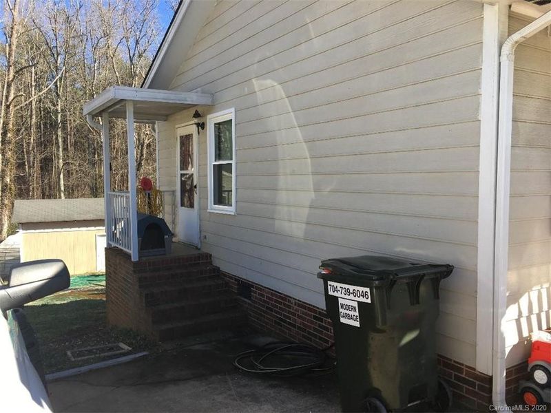 648 Willis Rd, Dallas, NC 28034