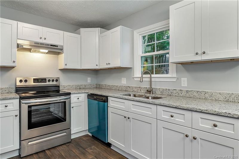 7621 Denon Hills Dr, Charlotte, NC 28212