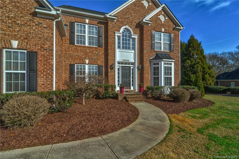 10002 Arlington Oaks Dr, Charlotte, NC 28227