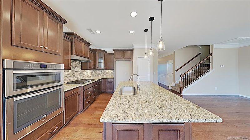 2056 Waverly Ct, Lancaster, SC 75134