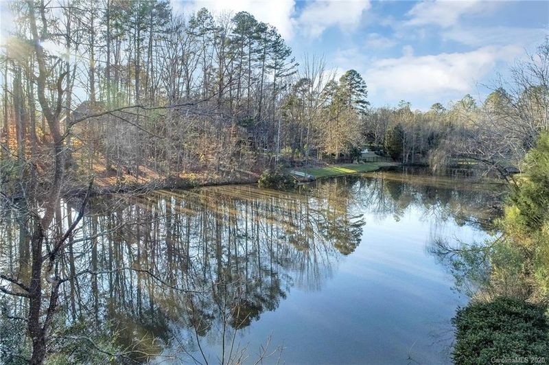 1104 Carole Ct, Matthews, NC 28104
