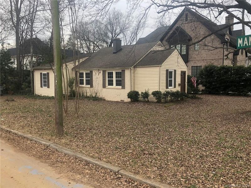 301 Rocklyn Pl, Charlotte, NC 28209