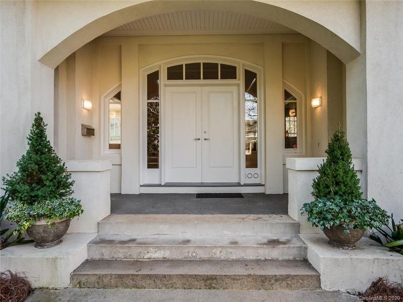 100 Hermitage Rd, Charlotte, NC 28207