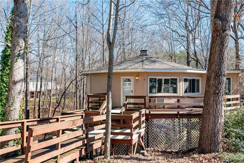 1324 Oak Hill Dr, Newton, NC 28658