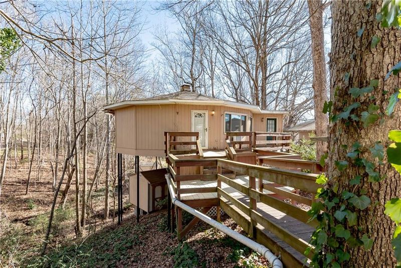 1324 Oak Hill Dr, Newton, NC 28658