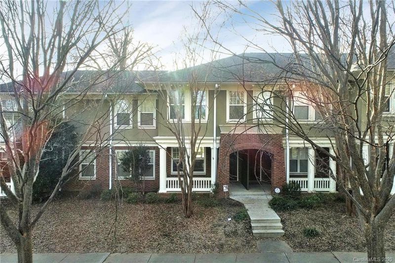 654 E 9th St, Charlotte, NC 28202