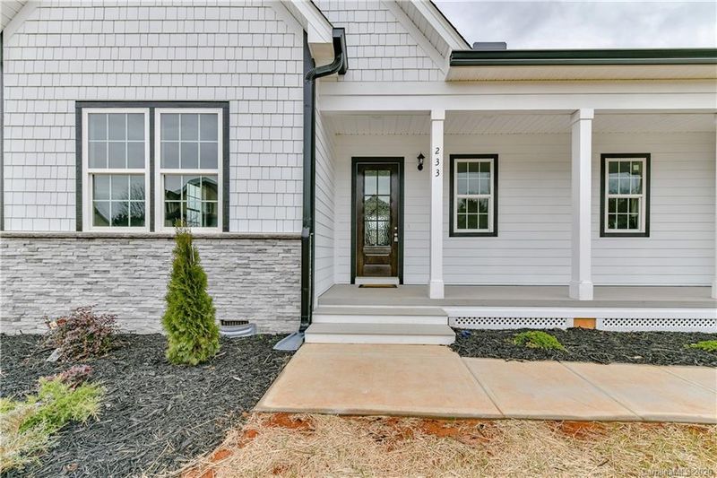 233 Shepherds Bluff Dr, Mooresville, NC 28115
