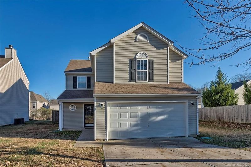7116 Fox Point Dr, Charlotte, NC 28269