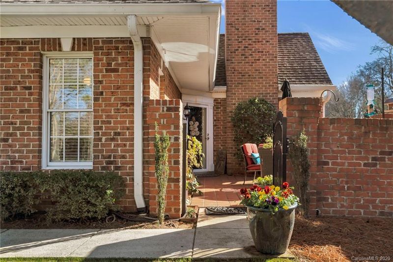 7401 Hurstbourne Green Dr, Charlotte, NC 28277