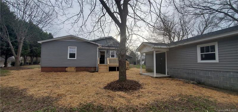 423 Willow St S, Dallas, NC 28034