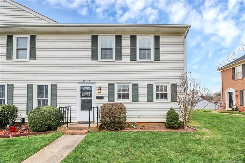 8337 Knights Bridge Rd, Charlotte, NC 28210