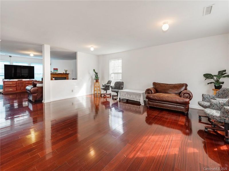 1813 Southwind Dr, Charlotte, NC 28216