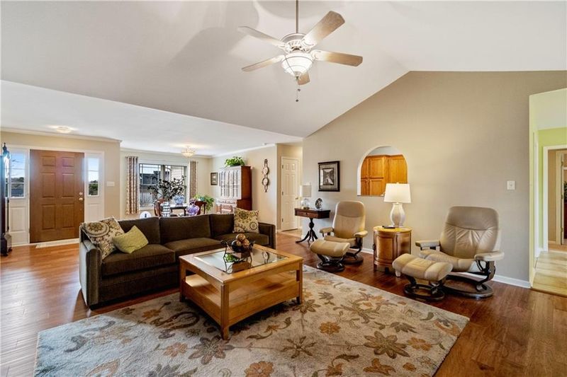 3480 Overbrook Dr, Conover, NC 28613
