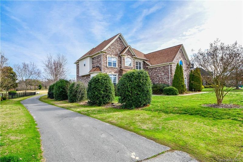 6000 Four Wood Dr, Matthews, NC 28104