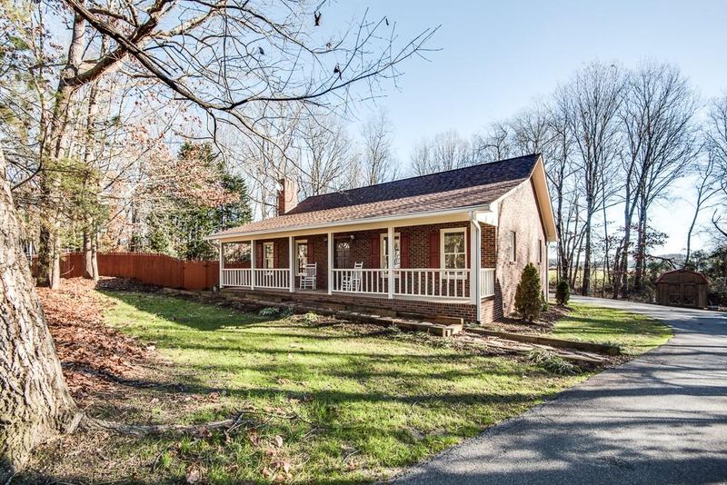2120 Setzer Ave, Newton, NC 28658