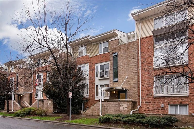 618 Raphael Pl, Charlotte, NC 28205