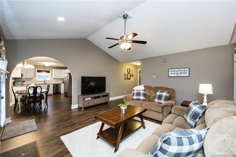 606 Highland Pl, Belmont, NC 28012